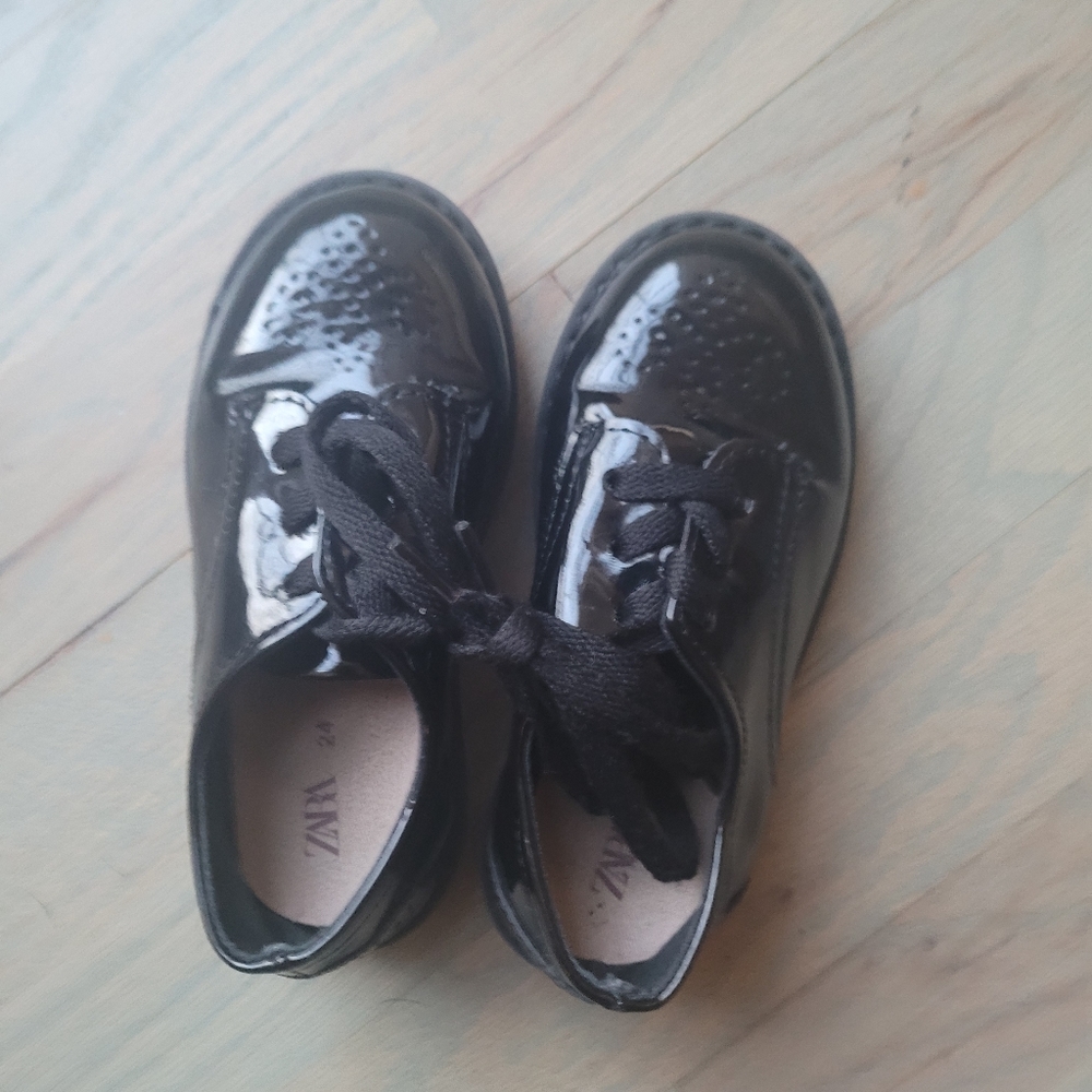 Shoes - Picture 4 of 4